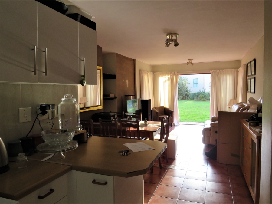 To Let 2 Bedroom Property for Rent in Greenways Golf Estate Western Cape